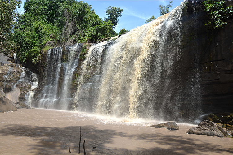 LES CHUTES DE WORONI Image